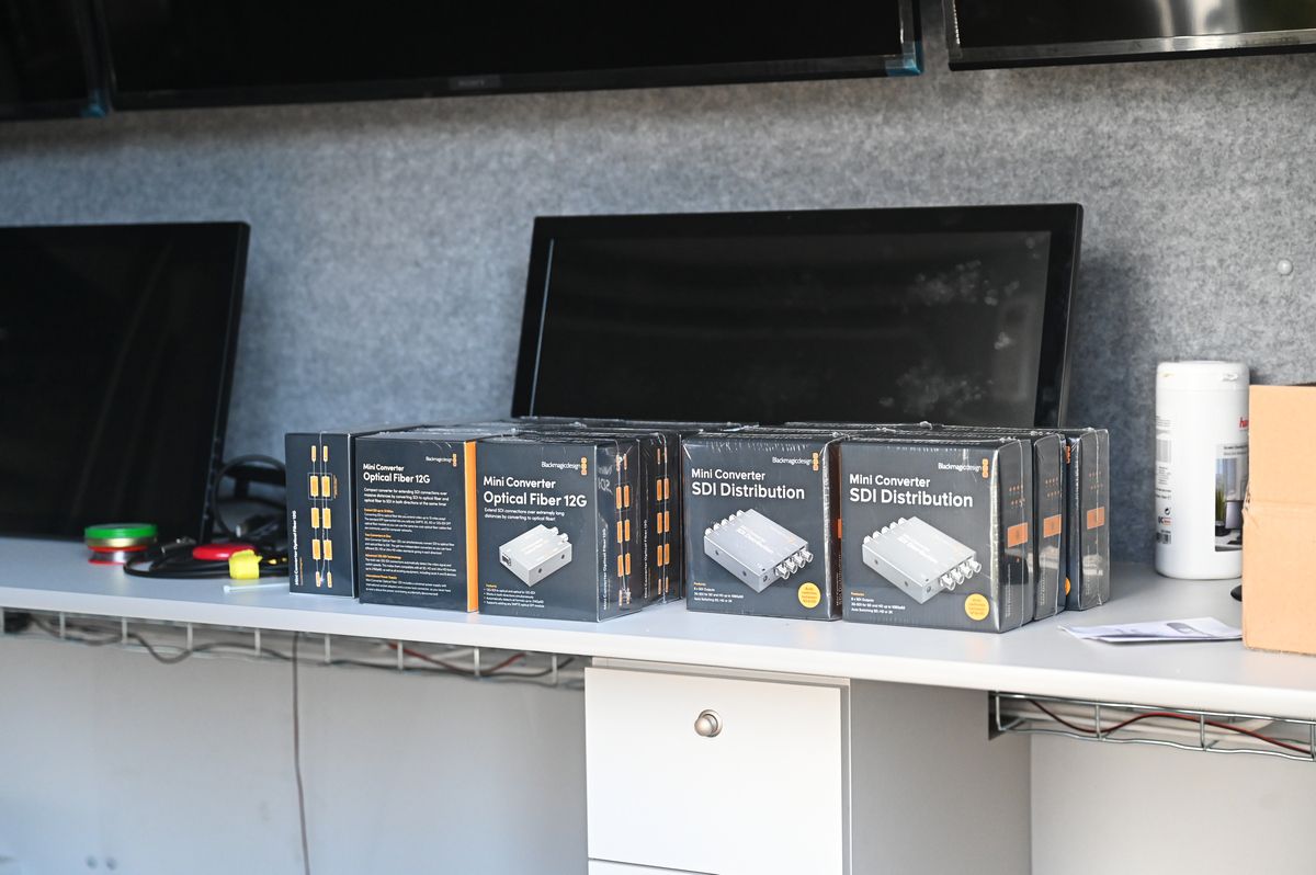 Au mai rămas 4 luni până la primul meci cu VAR din România » Poftiți în Mercedes! GSP a vizitat astăzi studioul unde vor fi analizate fazele