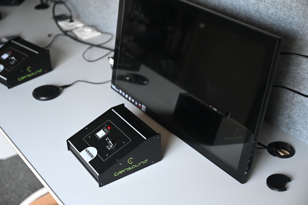 Au mai rămas 4 luni până la primul meci cu VAR din România » Poftiți în Mercedes! GSP a vizitat astăzi studioul unde vor fi analizate fazele