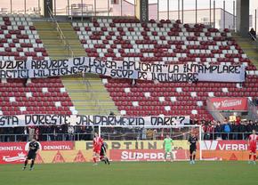 Protest al fanilor arădeni la meciul cu Academica Clinceni » Suporterii au lipsit în primele 15 minute din tribune