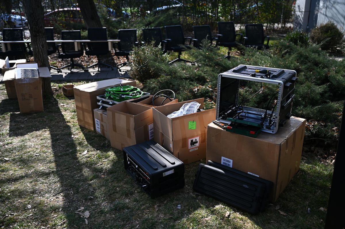 Au mai rămas 4 luni până la primul meci cu VAR din România » Poftiți în Mercedes! GSP a vizitat astăzi studioul unde vor fi analizate fazele