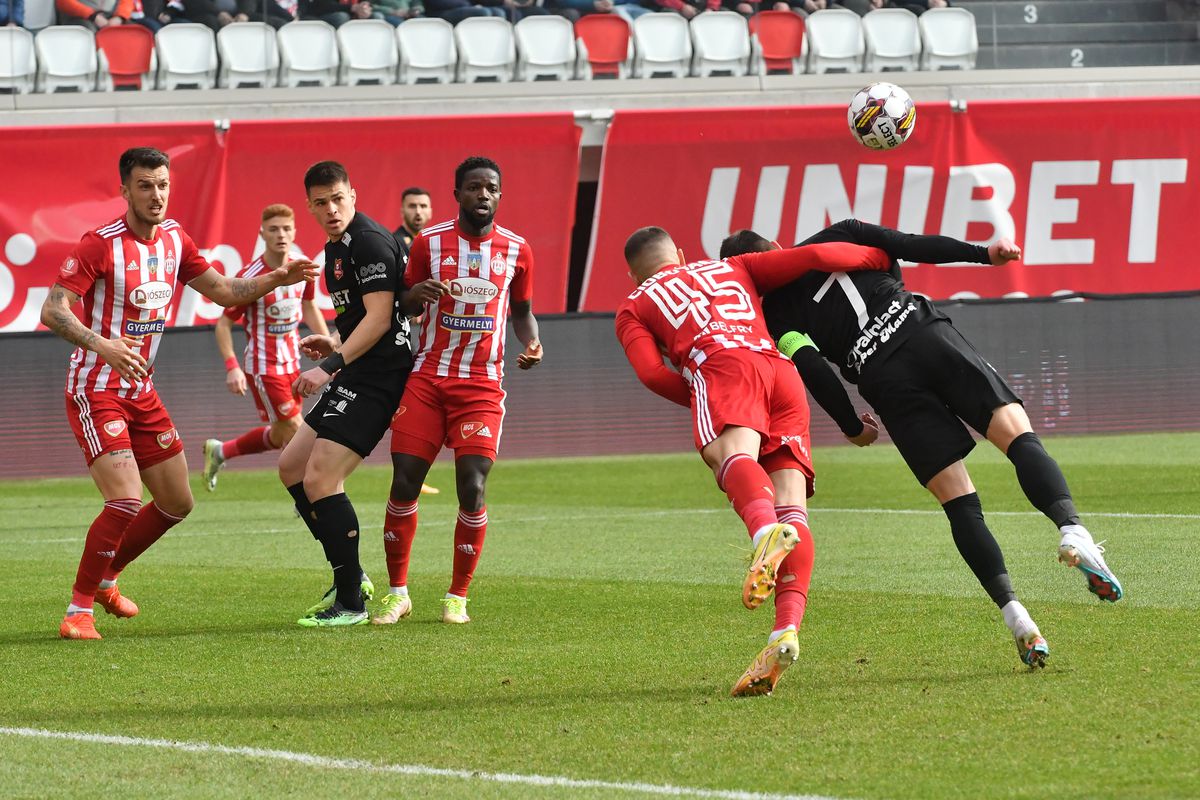 Sepsi - Hermannstadt 2-1, în primul meci al zilei în Superligă » Gazdele s-au impus chiar și în inferioritate numerică