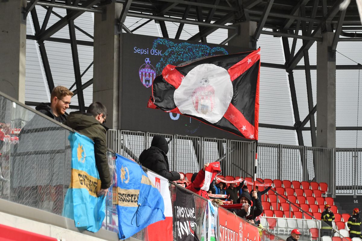 Sepsi - Hermannstadt 2-1, în primul meci al zilei în Superligă » Gazdele s-au impus chiar și în inferioritate numerică