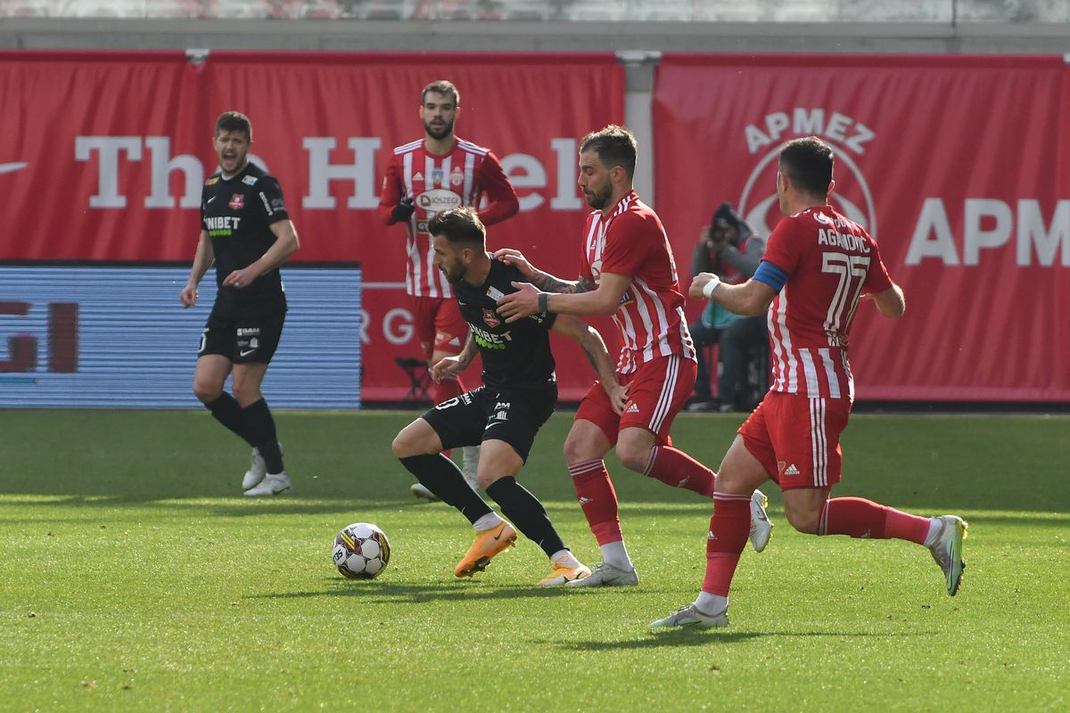 Sepsi - Hermannstadt 2-1, în primul meci al zilei în Superligă » Gazdele s-au impus chiar și în inferioritate numerică