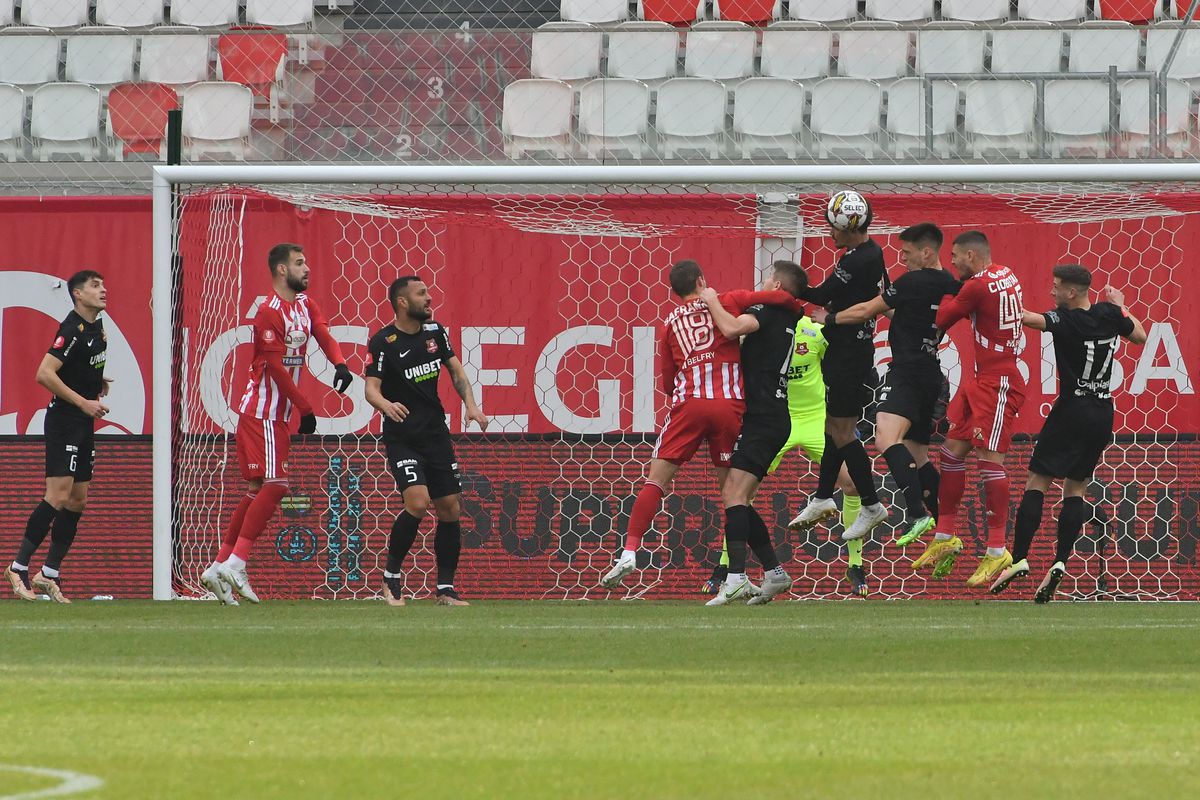 Sepsi - Hermannstadt 2-1, în primul meci al zilei în Superligă » Gazdele s-au impus chiar și în inferioritate numerică