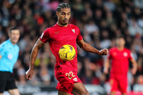 Loic Bade, fundaș central legitimat la Sevilla, e noua țintă a lui Cristi Chivu