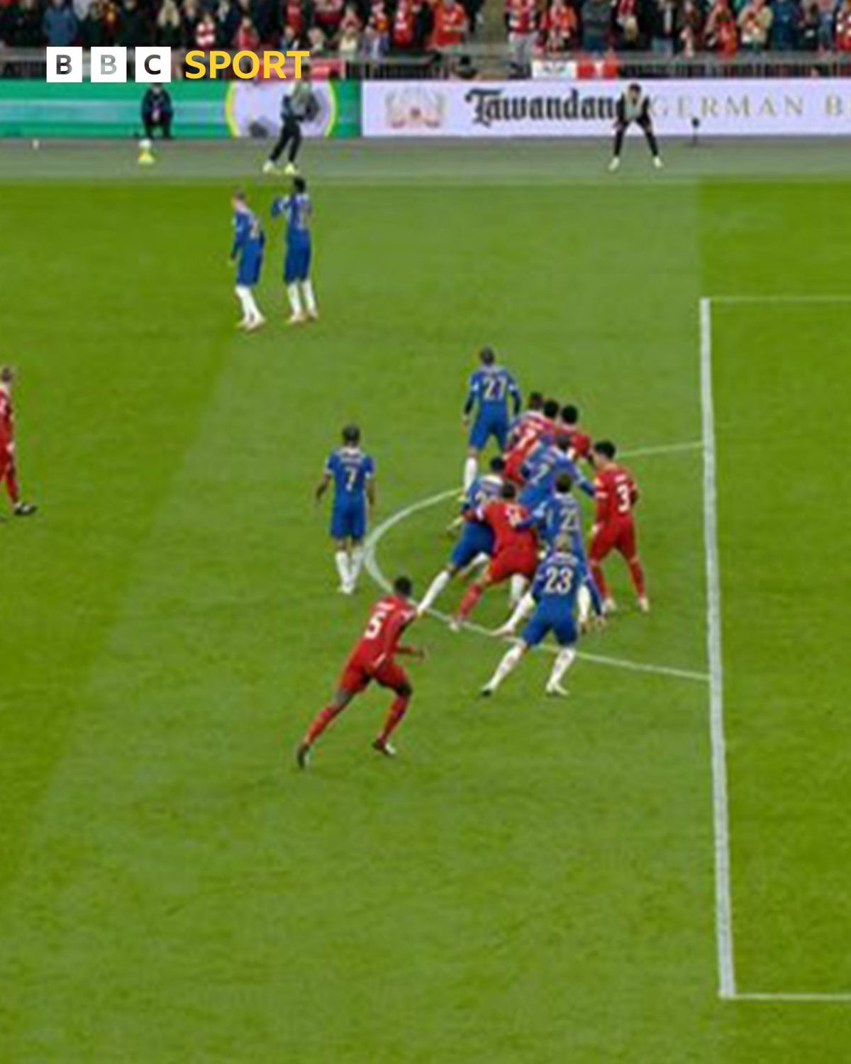 Decizie controversată a VAR-ului în Chelsea - Liverpool, finala Cupei Ligii Angliei