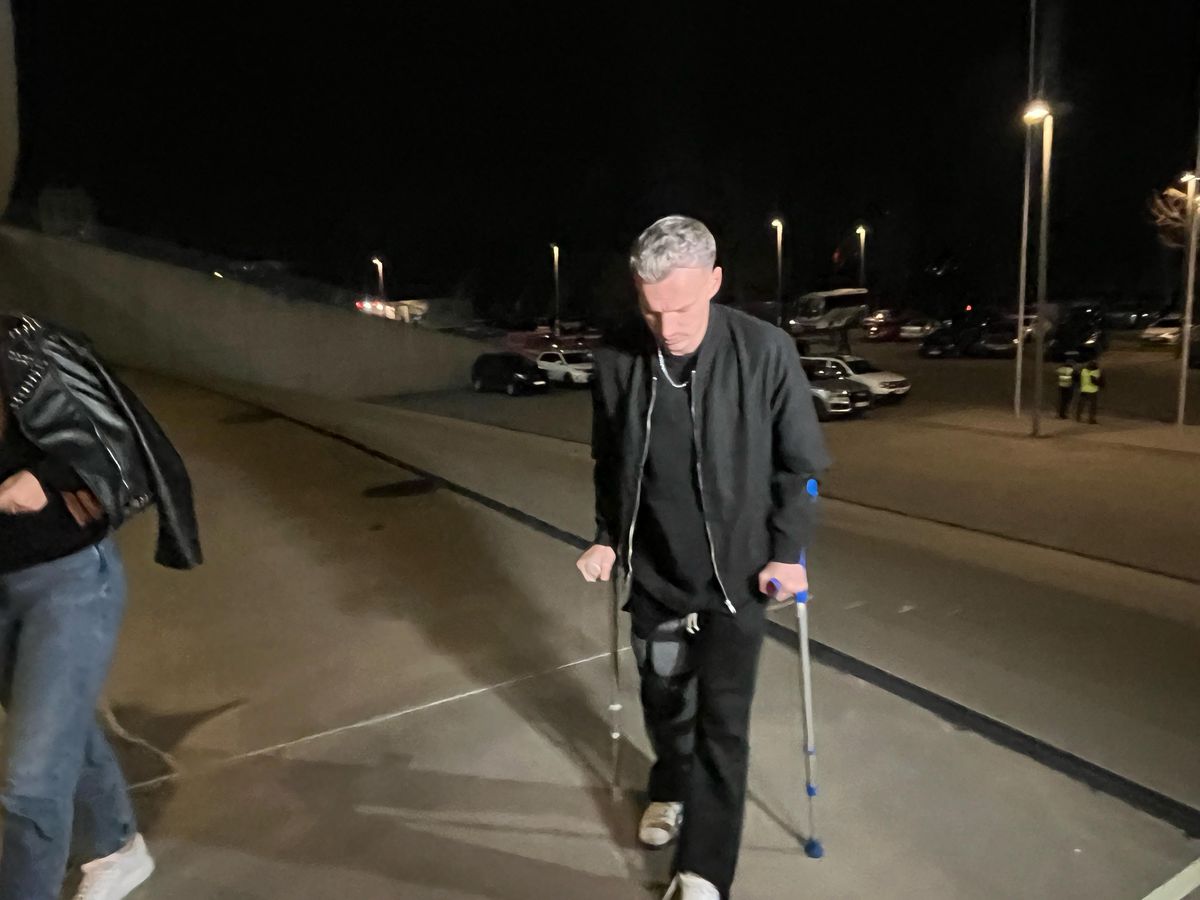 Titularul de la FCSB, apariție în premieră după accidentare » A venit în cârje la Arena Națională