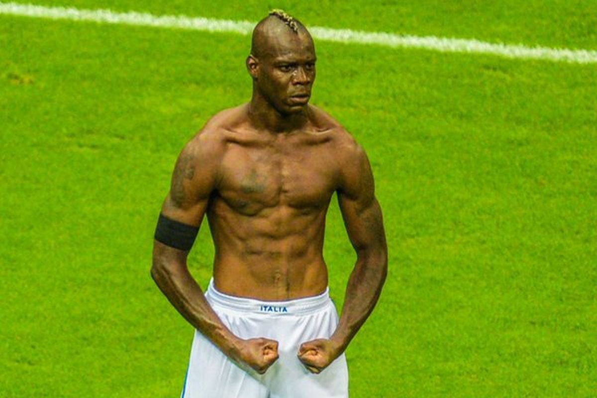 Mai țineți minte această poză? » Cum arată acum Mario Balotelli