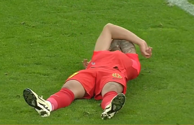 Panică la FCSB » Florinel Coman s-a întins pe gazon și a făcut semn spre bancă