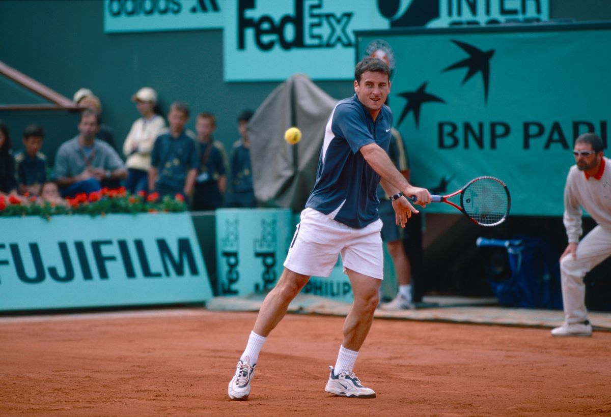 SEISM în tenis: dispare reverul cu o mână? De la Andrei Pavel la Victor Hănescu, 6 experți răspund pentru GSP: cum se schimbă tenisul? 6 diferențe: „De la deplasare, la passing-shots”