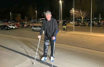 Titularul de la FCSB, apariție în premieră după accidentare » A venit în cârje la Arena Națională