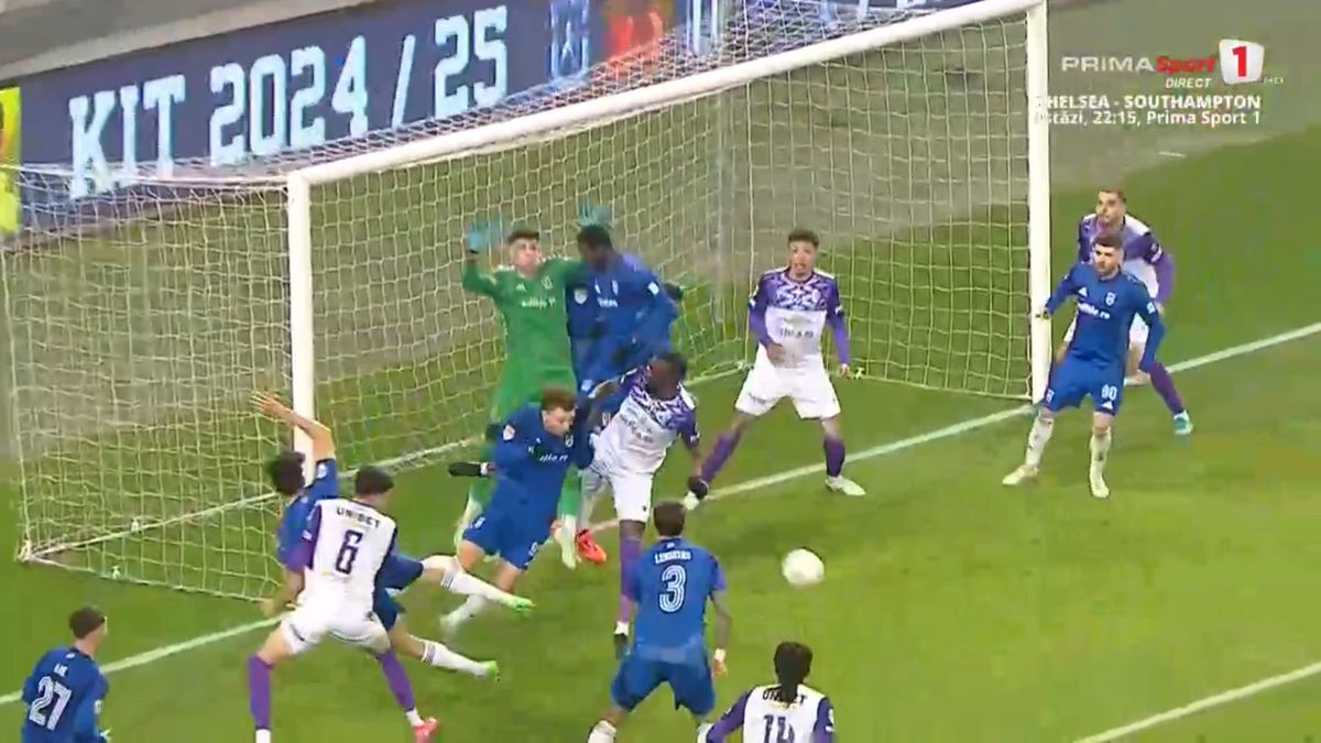 Penalty comis în FCU Craiova - FC Argeș