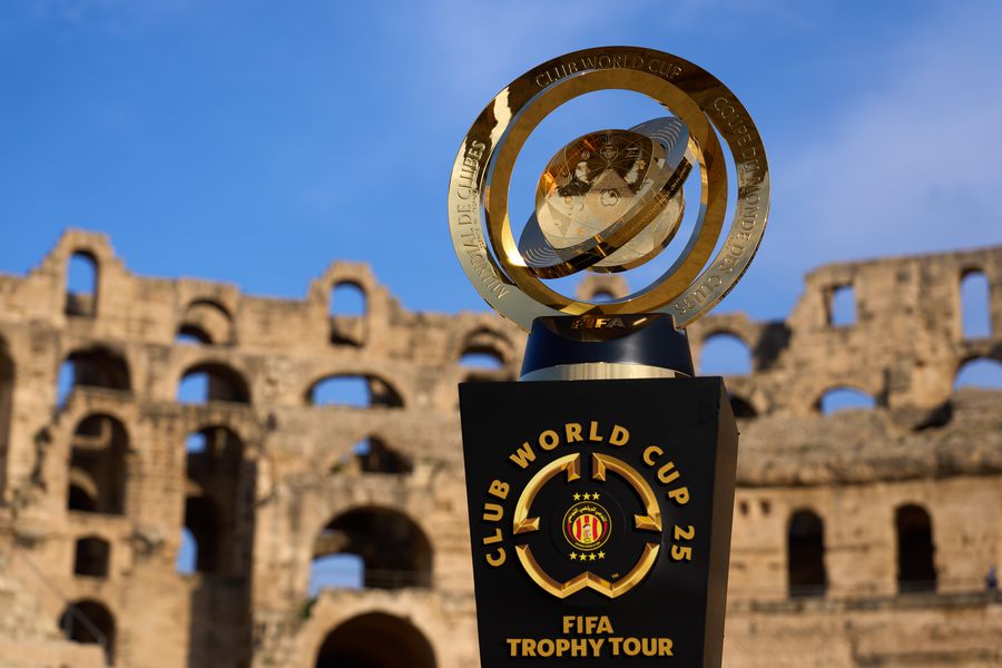 Trofeul a ajuns în Tunisia Foto: FIFA Laurențiu Reghecampf, în centrul unui reportaj făcut de FIFA: „Marele nostru avantaj”