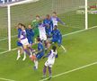 Gafă de proporții în FCU Craiova - FC Argeș » Atacantul a respins mingea ca la volei, iar arbitrul a dictat imediat penalty