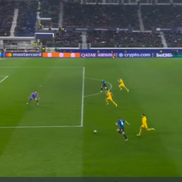 Ramy Bensebaini l-a umplut de sânge pe Lazar Samardzic în Atalanta - Borussia Dortmund // FOTO: captură Prima Sport