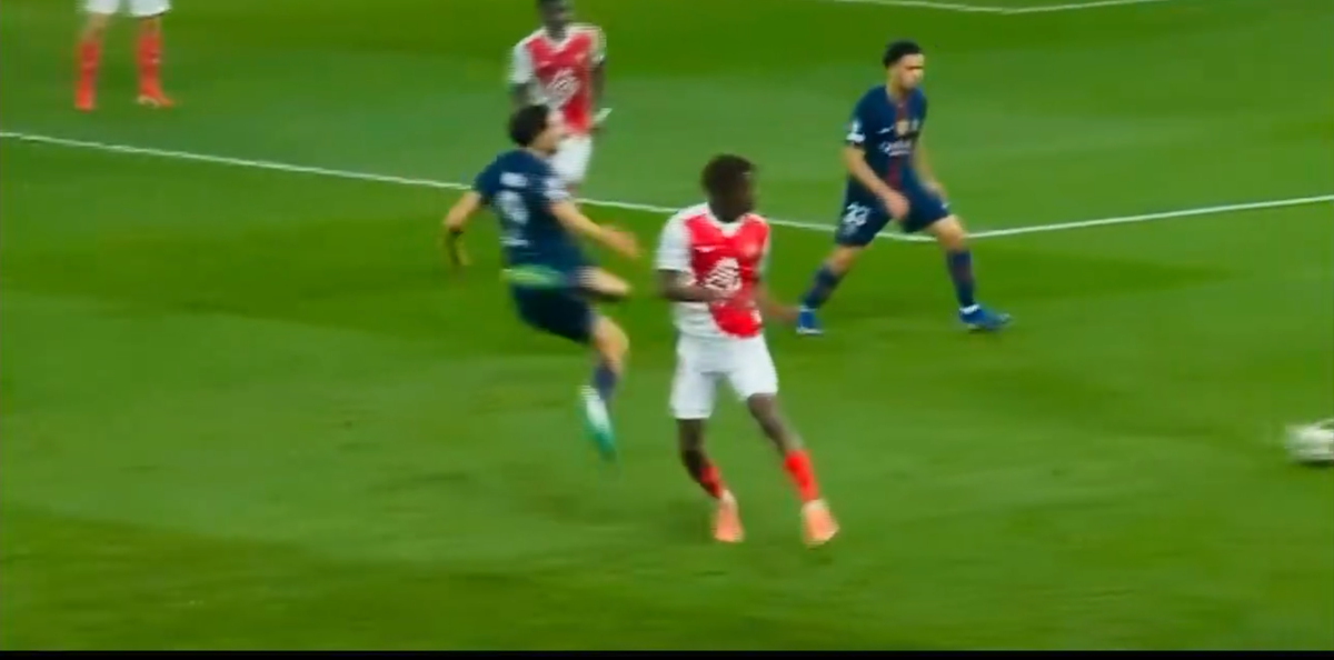 Istvan Kovacs, eliminare contestată în PSG - Monaco » Ce spune specialistul în arbitraj