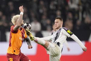 ULUITOR ce reușește Juventus cu un om în minus: avem prelungiri! » Istvan Kovacs încheie meciul din Franța cu o „ploaie” de cartonașe