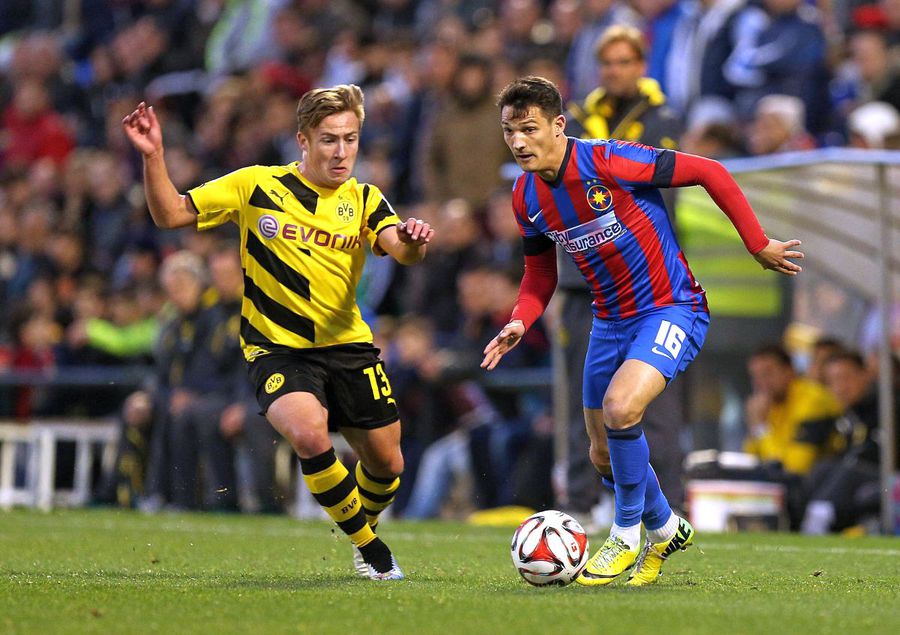 Au blătuit în grup! Descinderi FĂRĂ PRECEDENT în România: 21 de persoane reținute sub suspiciunea de trucare de meciuri pentru pariuri! Apare și numele unui fost fotbalist de la FCSB