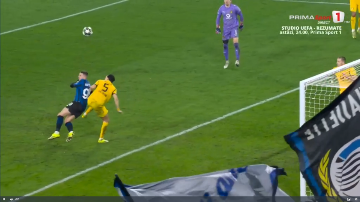 Ramy Bensebaini l-a umplut de sânge pe Lazar Samardzic în Atalanta - Borussia Dortmund