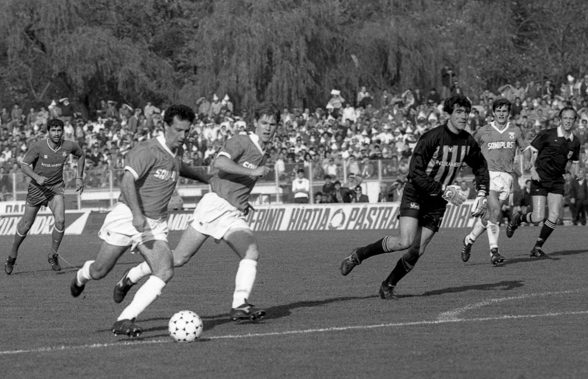 Dinamo, capodopera lui Il Luce: 1989-1990