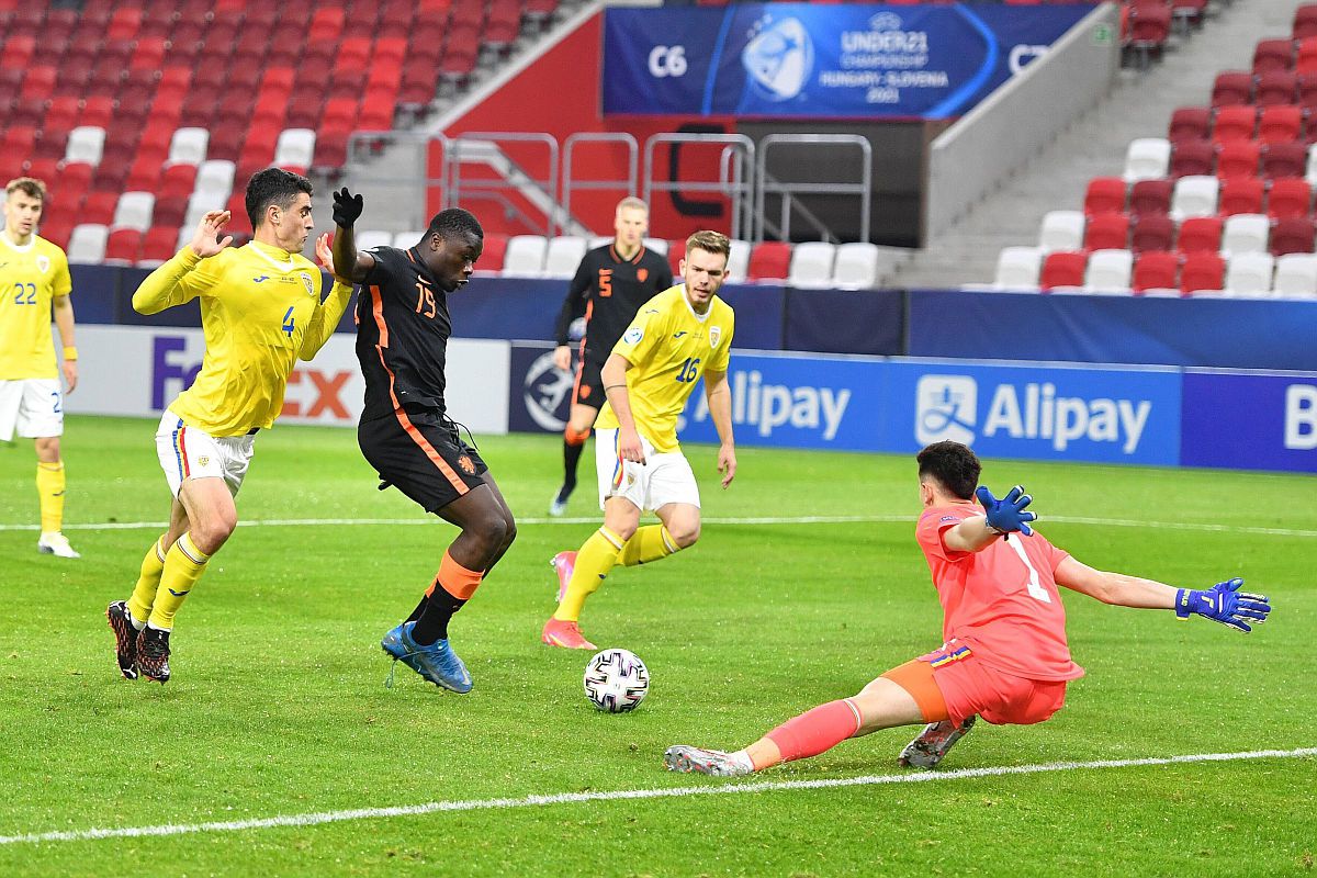 Ce nu s-a văzut la TV în România U21 - Olanda U21: ce a făcut Stoichiță și ce i-a strigat Mutu lui Ciobotariu în meci