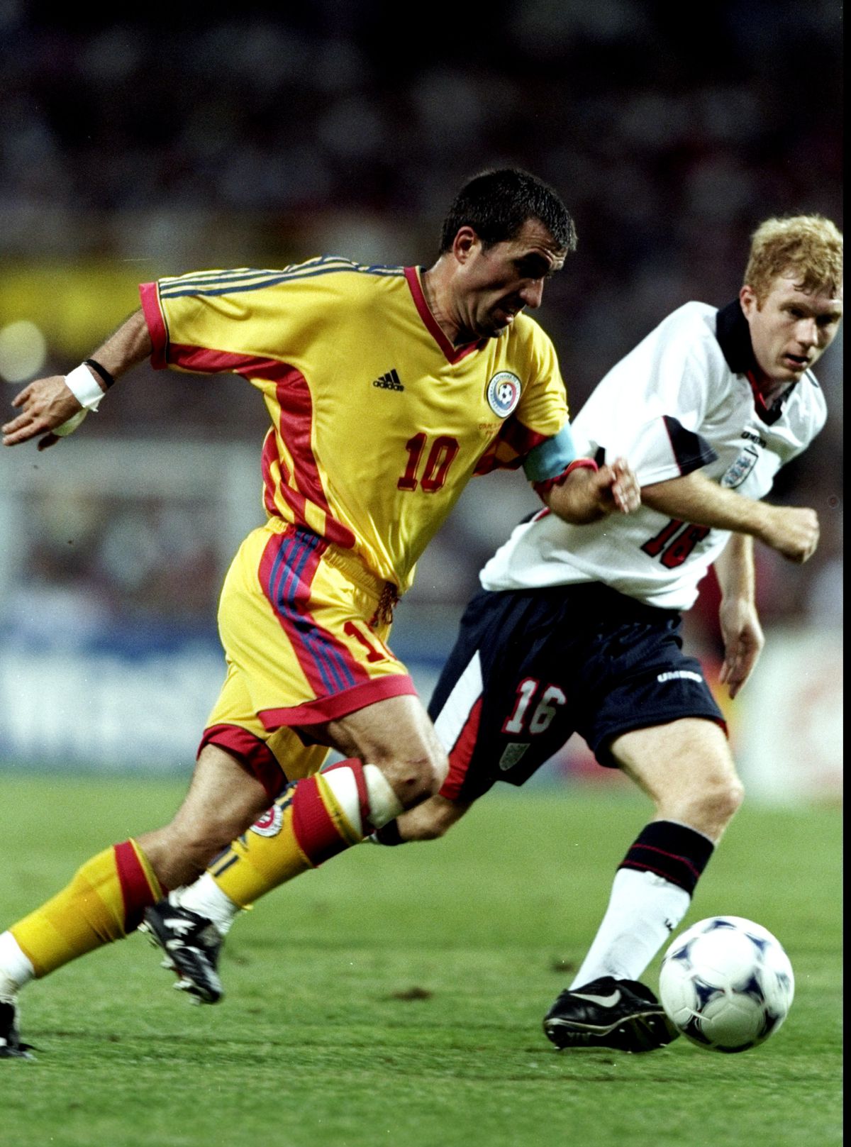 Cum s-a modificat lumea de la ultima prezență a României la un Campionat Mondial: apărea Google, primul Windows și izbucnea scandalul Clinton - Lewinsky