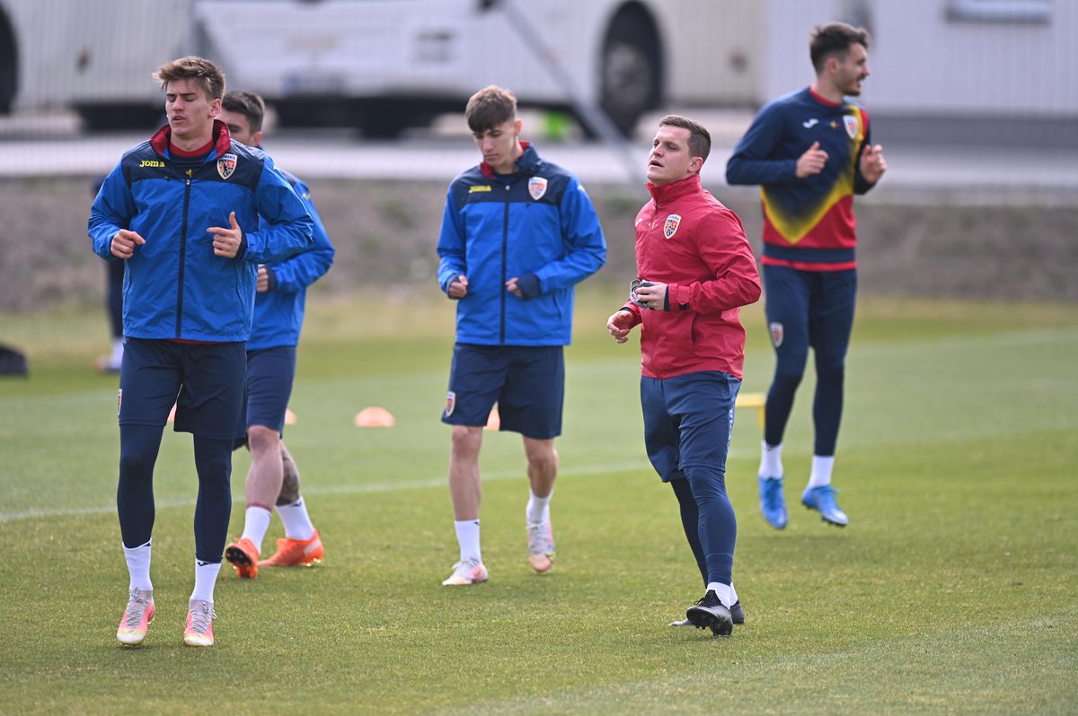 România U21, antrenament sub ochii lui Cosmin Contra: „Nu suntem o echipă slabă” » Sperietură cu unul dintre jucători