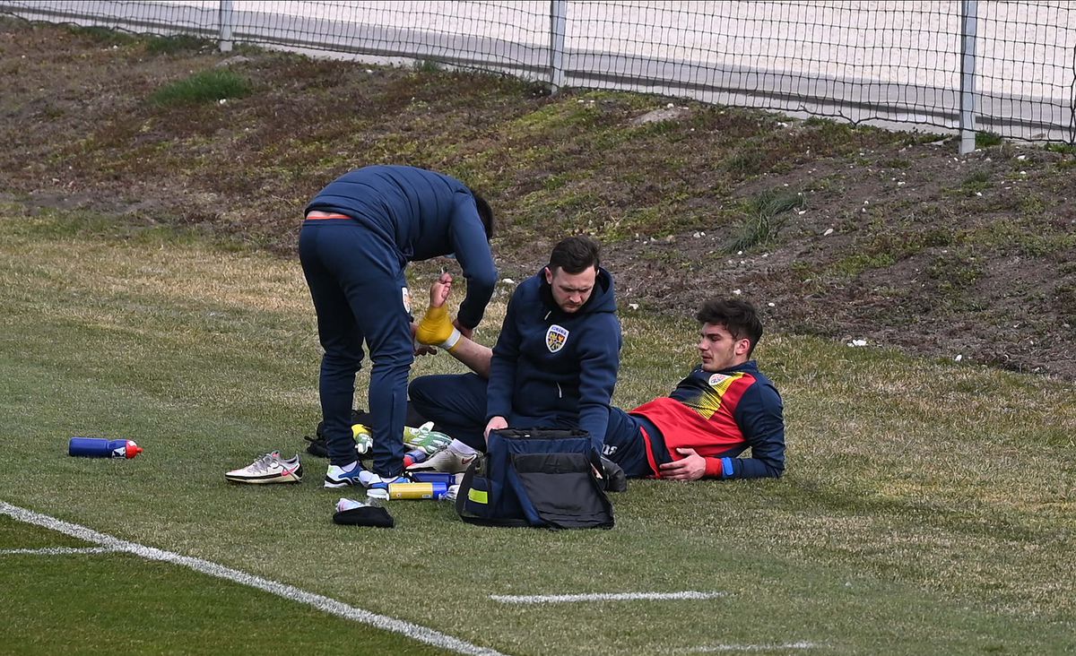 România U21, antrenament sub ochii lui Cosmin Contra: „Nu suntem o echipă slabă” » Sperietură cu unul dintre jucători