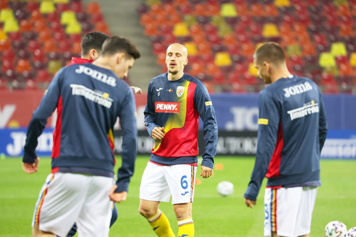 Penalty refuzat României » Arbitrul n-a văzut un fault evident în meciul cu Macedonia de Nord