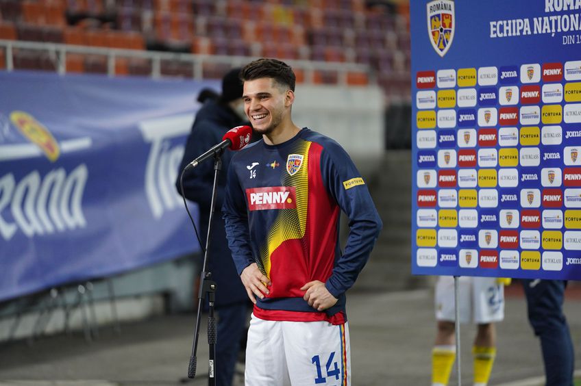 Ianis Hagi (22 de ani) e sigur că România va merge la Campionatul Mondial din Qatar. Spune că apariția selecționerului chiar în pragul meciului le-a dat un plus de moral.

FOTO: Alexandra Fechete