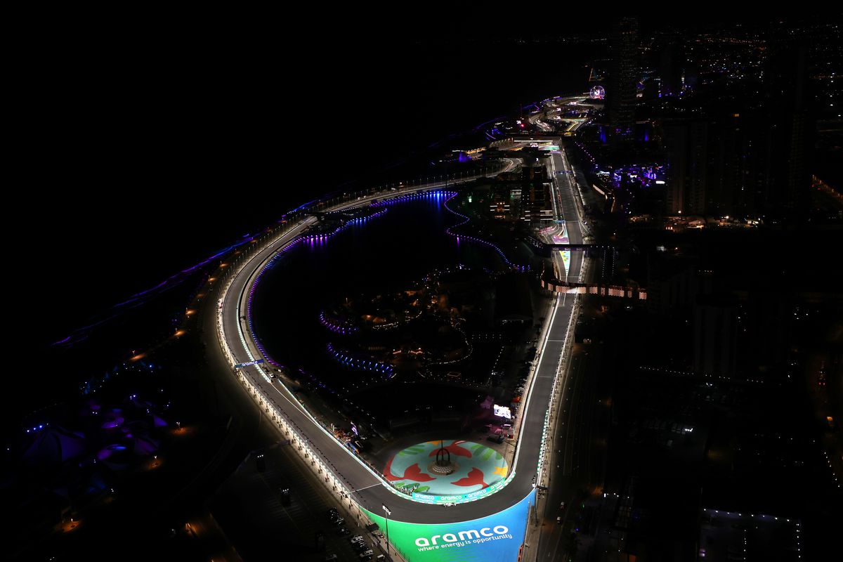 Atac cu drone la doar 10 km de circuitul de Formula 1 din Arabia Saudită » Max Verstappen: „E ceva în neregulă, simt fum”