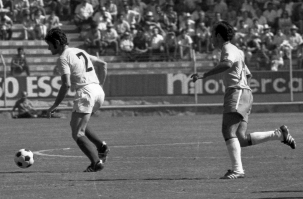 Episodul 1: Brazilia - România 3-2, CM 1970 » Un trio FABULOS: Dinu l-a subordonat pe Jairzinho, Liță a jucat fantastic în fața lui Pele, iar Sătmăreanu a fost peste toți