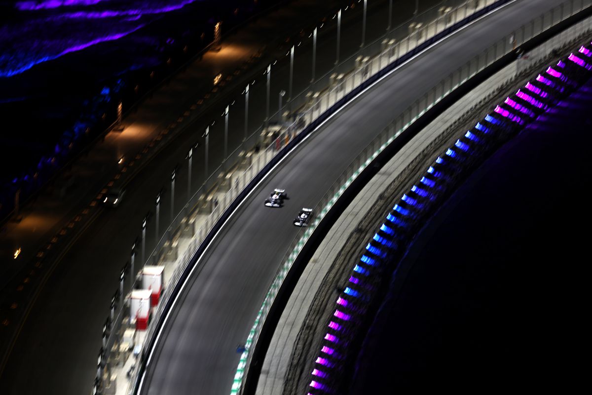 Atac cu drone la doar 10 km de circuitul de Formula 1 din Arabia Saudită » Max Verstappen: „E ceva în neregulă, simt fum”