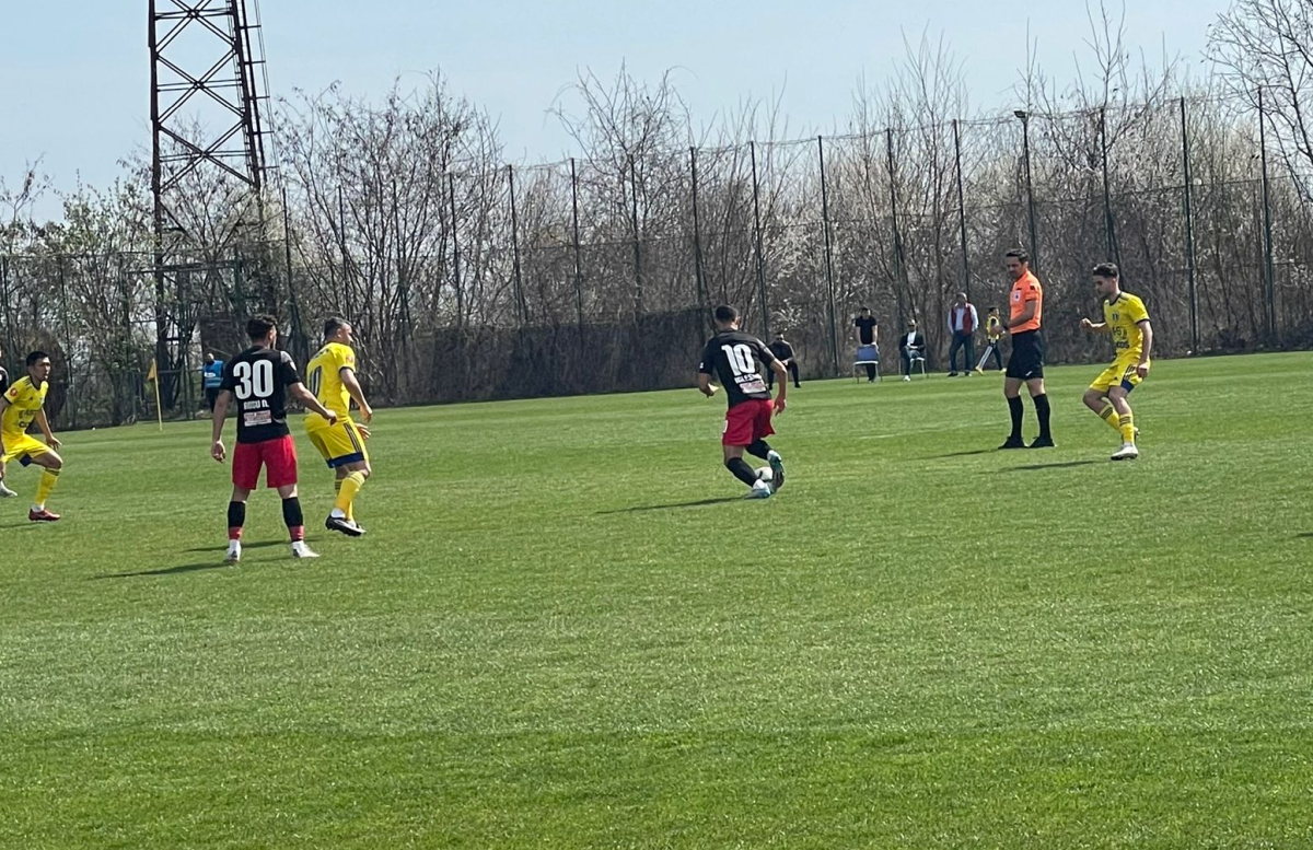 Dinamo i-a ținut piept Petrolului, dar Burcă nu se gândește încă la Liga 1: „Mi-e cumva teamă să privesc atât de departe”