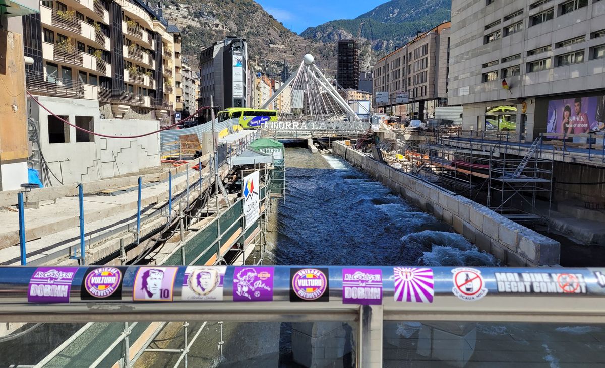 Atmosfera în Andorra la Vella înainte de Andorra - România