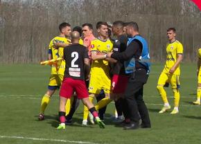 Dinamo - Petrolul, amical tare » Final încins, au intervenit stewarzii: „E amical sau ce e?!”
