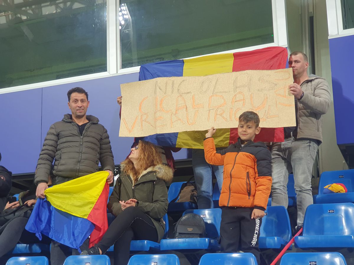 Imagini de la Andorra - România, atmosferă + bătaia din minutul 11