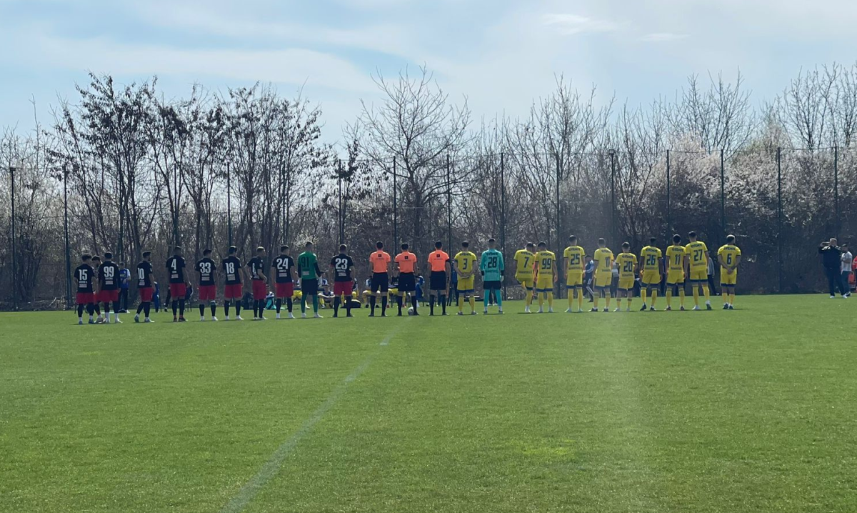 Dinamo - Petrolul, meci tare » Final încins, au intervenit stewarzii: „E amical sau ce e?!”