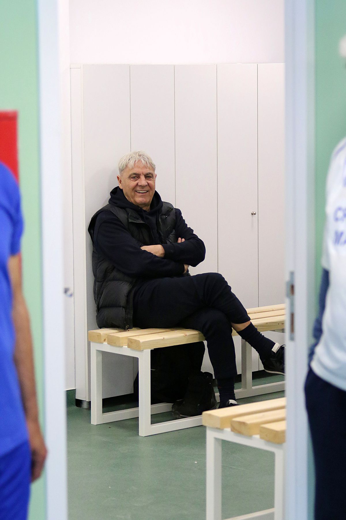 Legendele „Craiovei Maxima” au participat la inaugurarea unei săli de un milion de euro » Imagini inedite