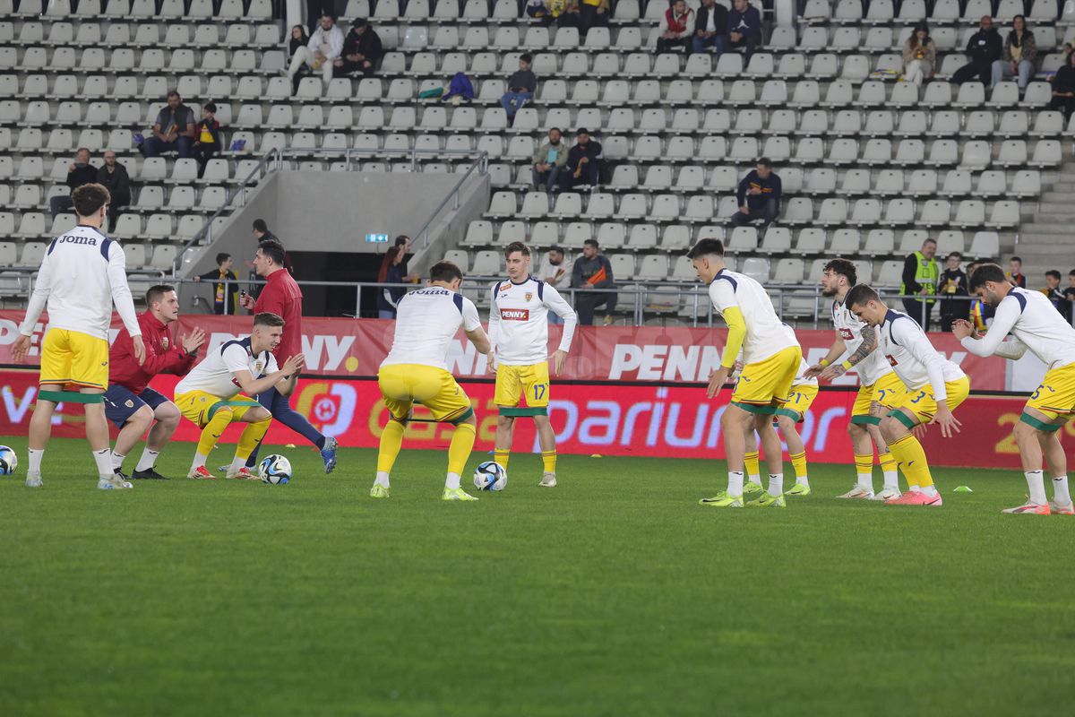 Cum s-a îmbrăcat Daniel Pancu pe „Arcul de Triumf” » Mai scump decât geaca lui Șumudică: și l-a dat jos după câteva minute