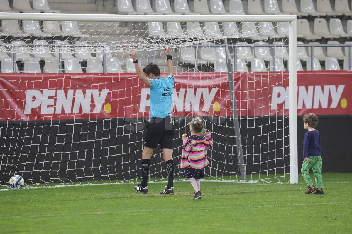 Imagini de la finalul meciului dintre România U21 și Olanda U21