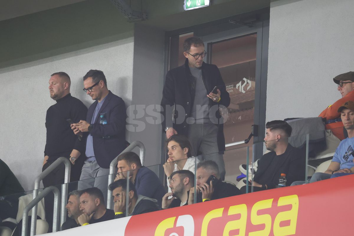 Îi mai recunoști? Ce foști fotbaliști de la Steaua, Dinamo și Rapid au fost în tribune la România U21 - Olanda U21