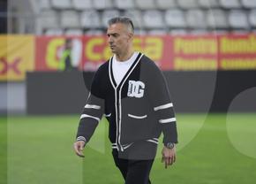 Cum s-a îmbrăcat Daniel Pancu pe „Arcul de Triumf” » Mai scump decât geaca lui Șumudică: și l-a dat jos după câteva minute