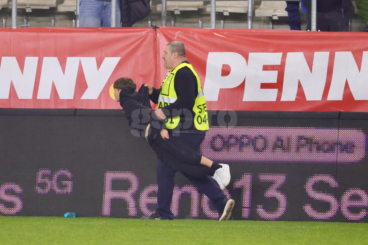 Imagini de la finalul meciului dintre România U21 și Olanda U21