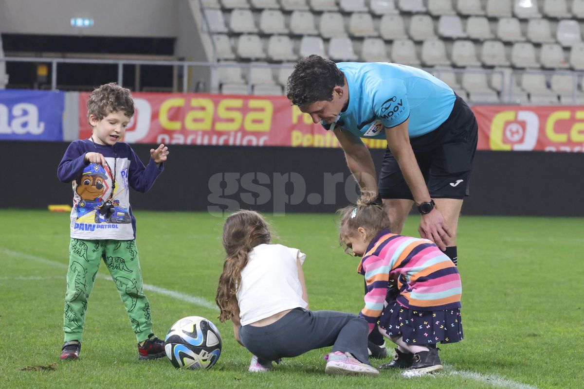 Imagini de la finalul meciului dintre România U21 și Olanda U21