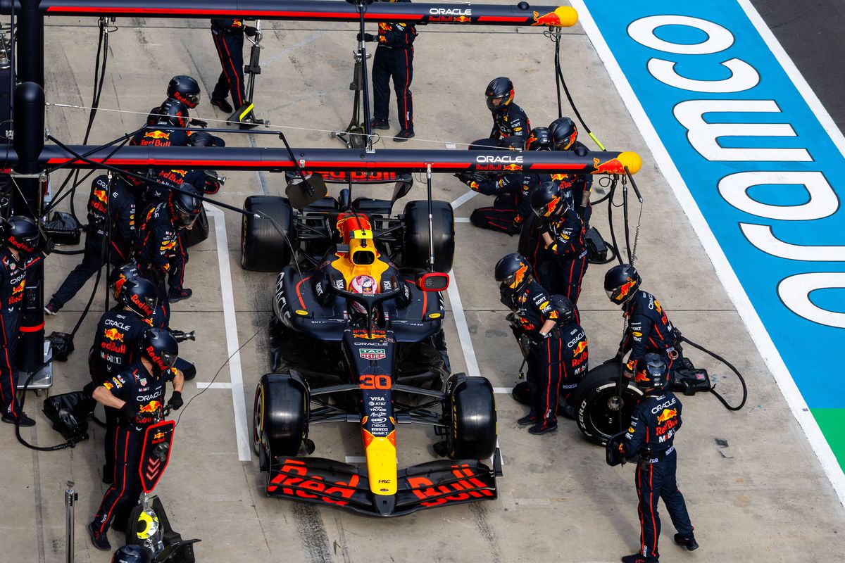 Nu doar retrogradat, ci în pericol de a ieși DE TOT din Formula 1!