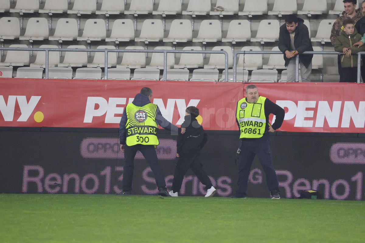 Imagini de la finalul meciului dintre România U21 și Olanda U21