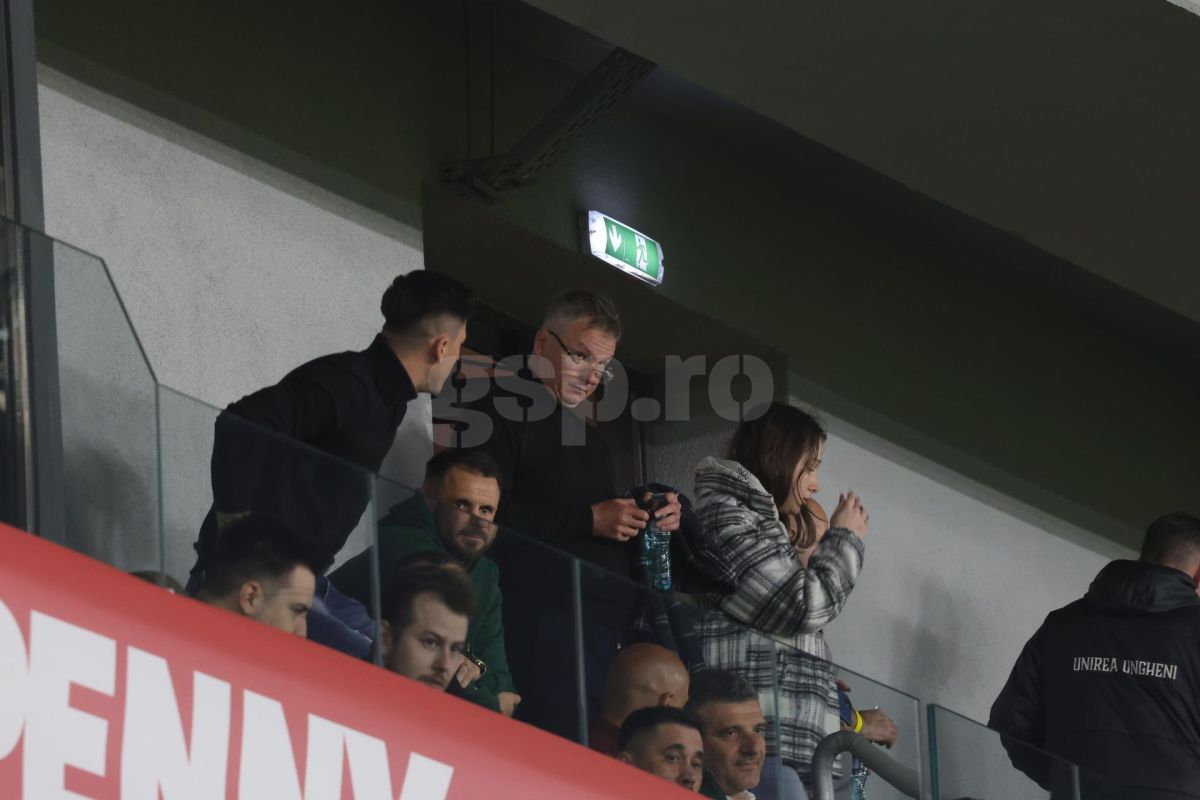 Îi mai recunoști? Ce foști fotbaliști de la Steaua, Dinamo și Rapid au fost în tribune la România U21 - Olanda U21