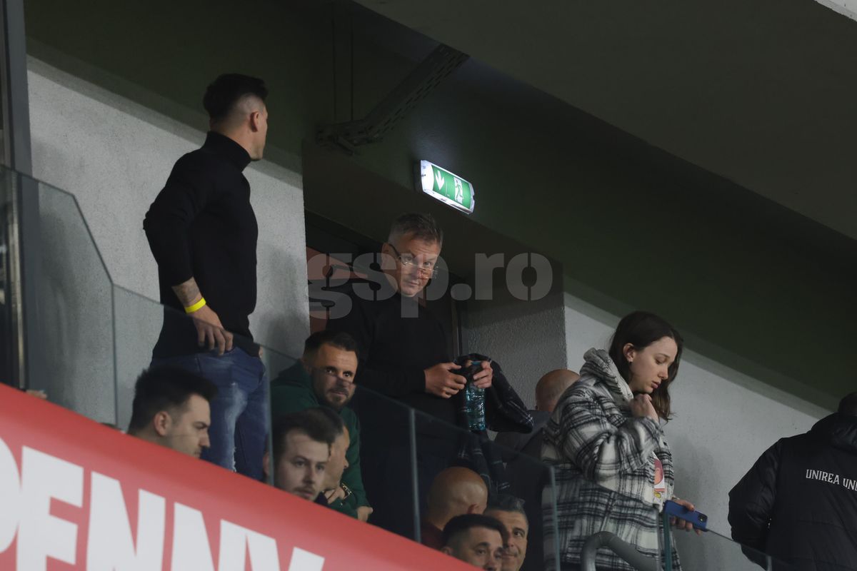Îi mai recunoști? Ce foști fotbaliști de la Steaua, Dinamo și Rapid au fost în tribune la România U21 - Olanda U21