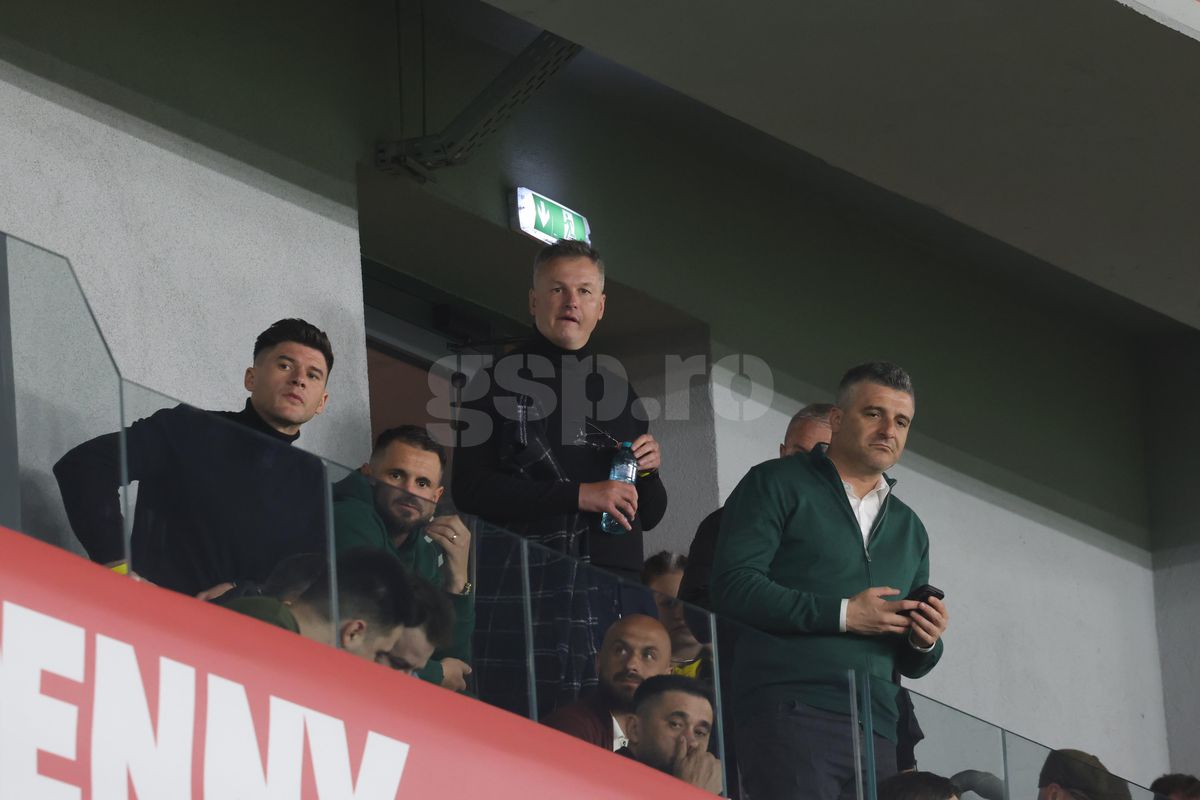 Îi mai recunoști? Ce foști fotbaliști de la Steaua, Dinamo și Rapid au fost în tribune la România U21 - Olanda U21